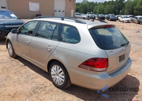 2014 Volkswagen Jetta Sportwagen 2.5L S from USA, damaged, VIN 3VWPP7AJ8EM601930